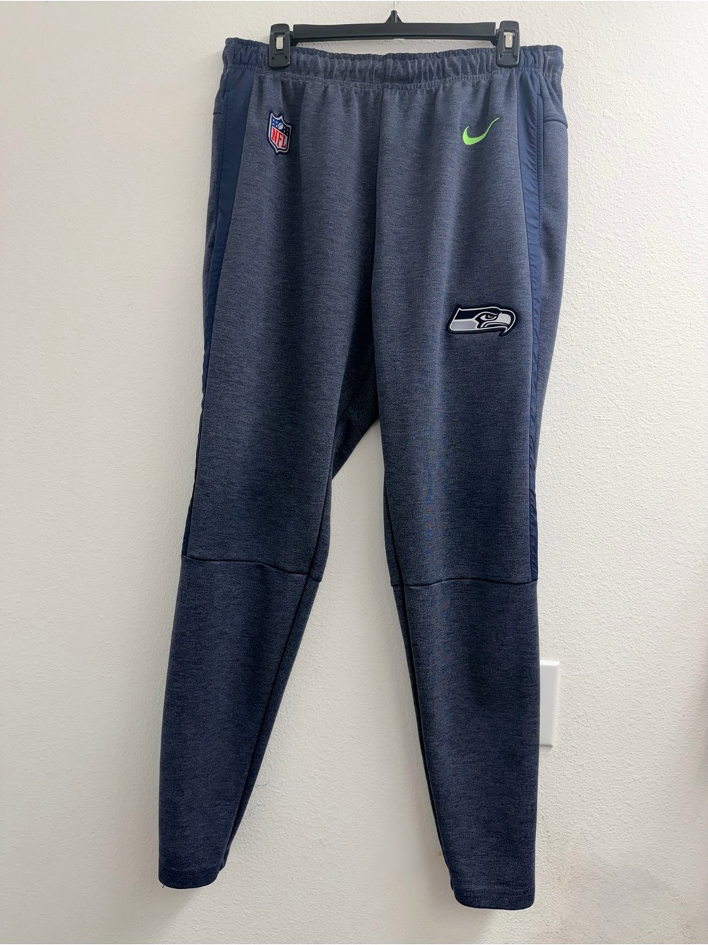 Nike Men's NFL Seattle Seahawks Navy Performance Dri-Fit Joggers size large